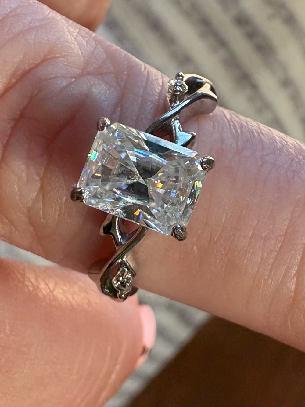1CT Radiant Cut Moissanite Vine Ring - Size 7